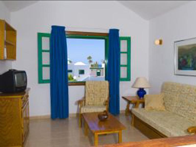 Apartamentos Las Acacias Пуерто-дель-Кармен Екстер'єр фото