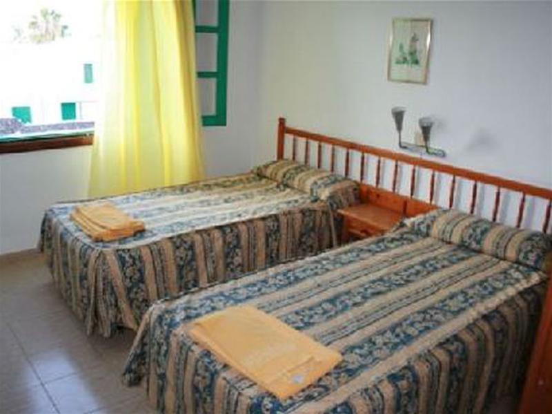 Apartamentos Las Acacias Пуерто-дель-Кармен Екстер'єр фото