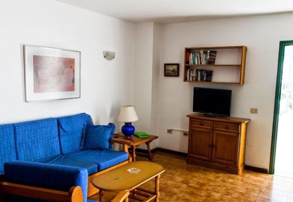 Apartamentos Las Acacias Пуерто-дель-Кармен Екстер'єр фото