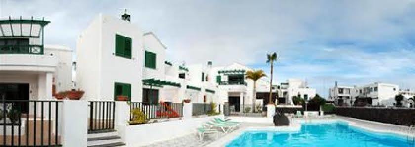 Apartamentos Las Acacias Пуерто-дель-Кармен Екстер'єр фото