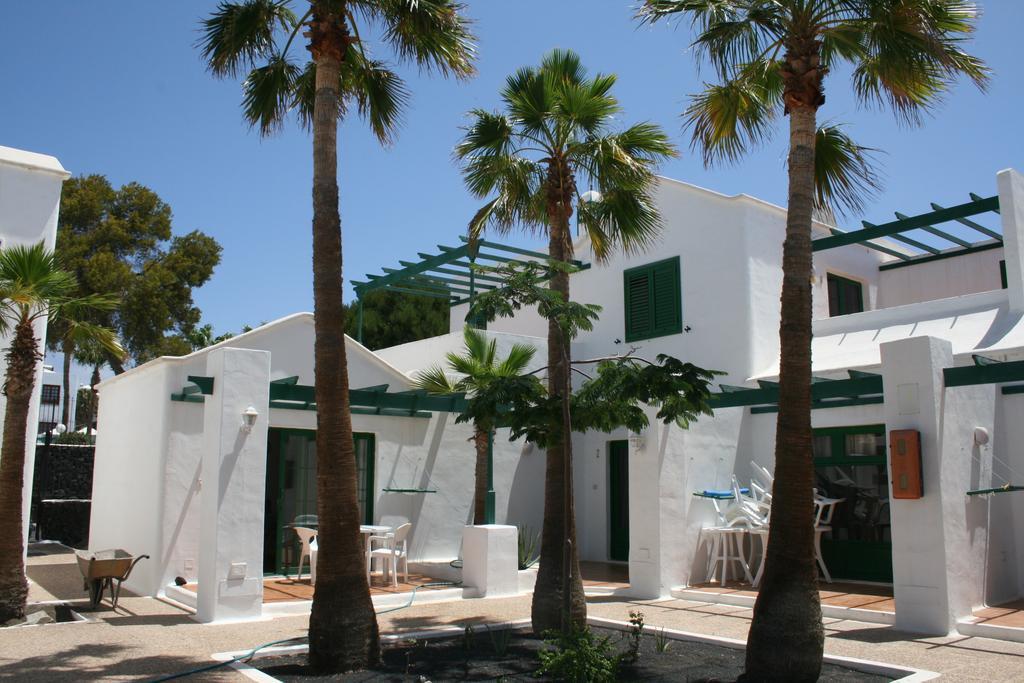 Apartamentos Las Acacias Пуерто-дель-Кармен Екстер'єр фото