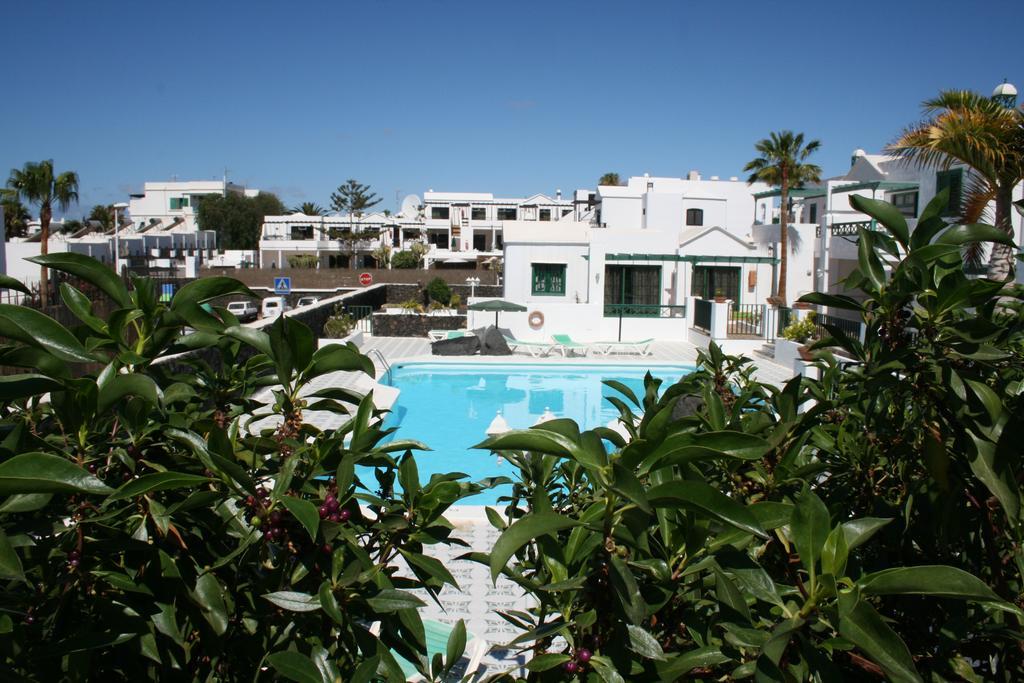 Apartamentos Las Acacias Пуерто-дель-Кармен Екстер'єр фото